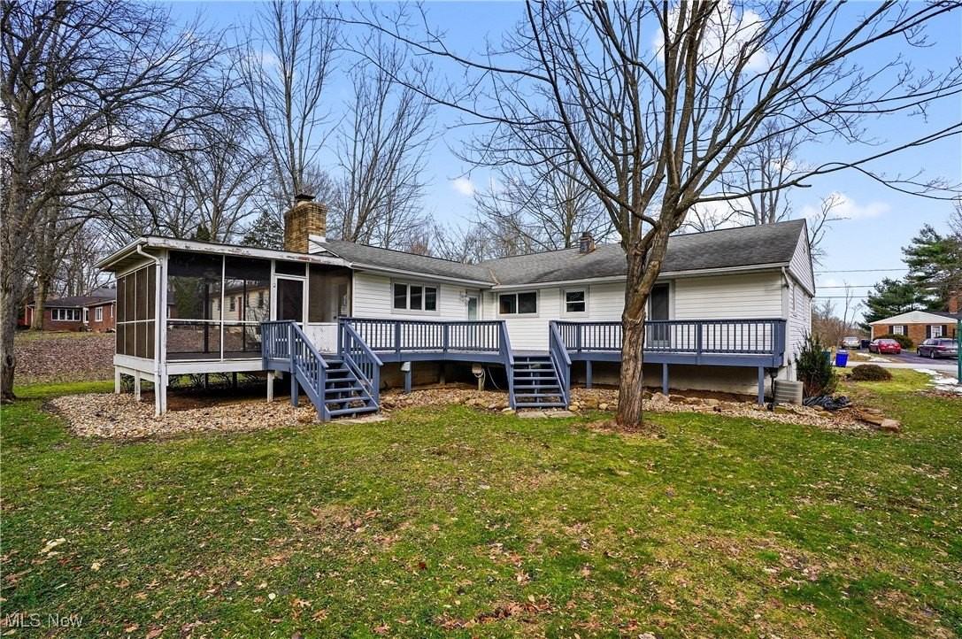 7429 Sylvan Dr - Photo 3 of 50