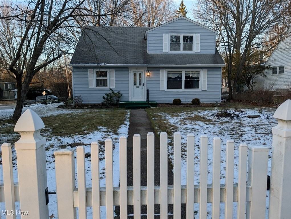 703 Avondale St - Photo 3 of 50