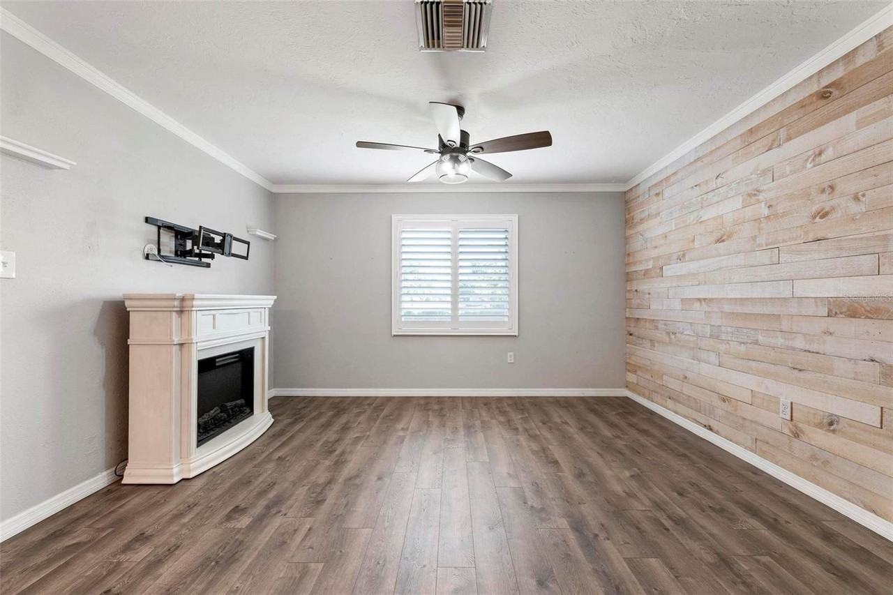 3372 Tyne Ln - Photo 4 of 28