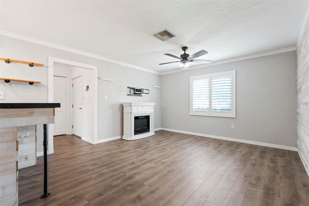 3372 Tyne Ln - Photo 5 of 28