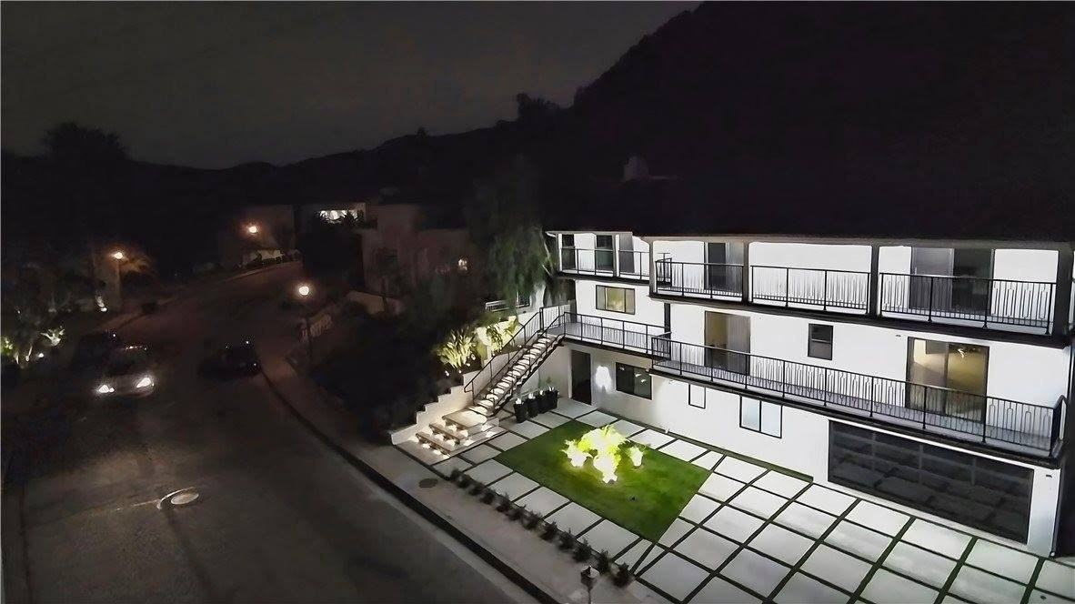 3381 Oakmont View Dr - Photo 3 of 50