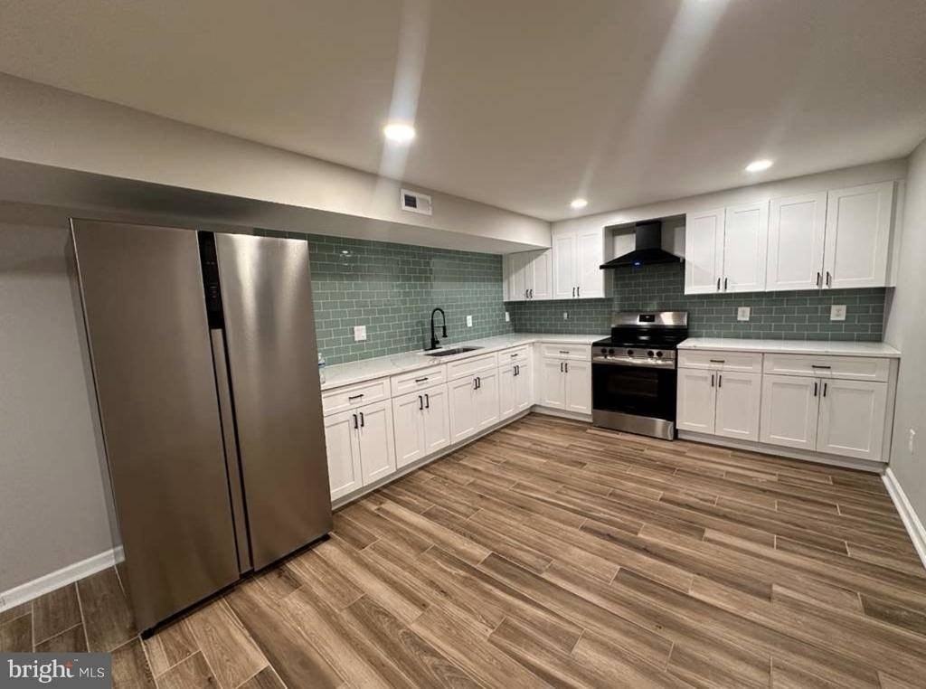 1511 Aragona Blvd - Photo 3 of 15