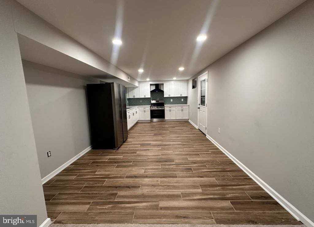 1511 Aragona Blvd - Photo 5 of 15