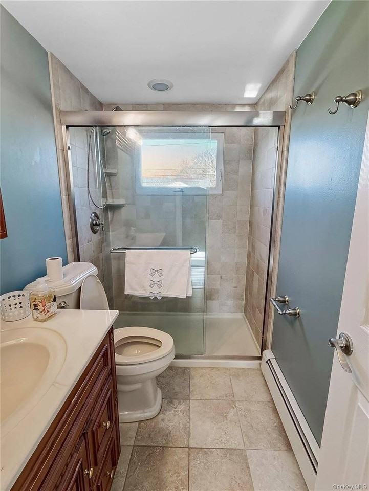 32 Sterling Dr - Photo 2 of 15