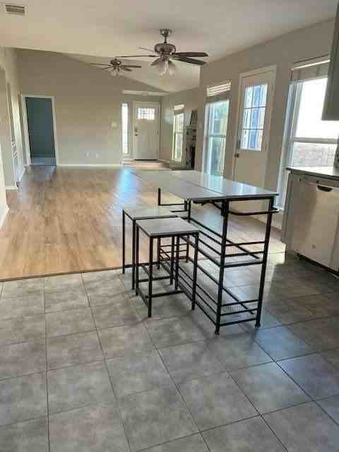 1322 Maplewood Dr - Photo 7 of 19