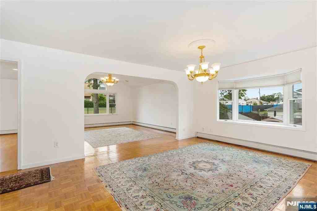 130 N 7th St - Photo 6 of 30