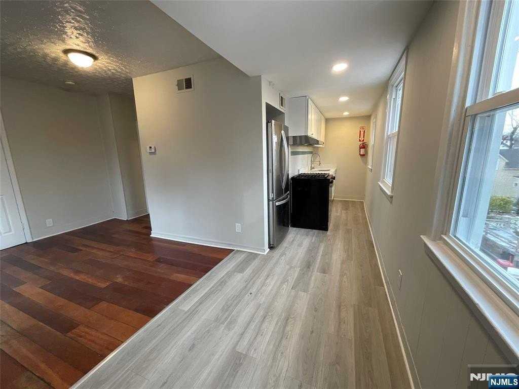 111 Reade St - Photo 4 of 5