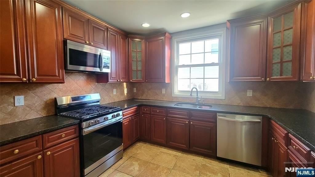 96 Westside Ave - Photo 3 of 13