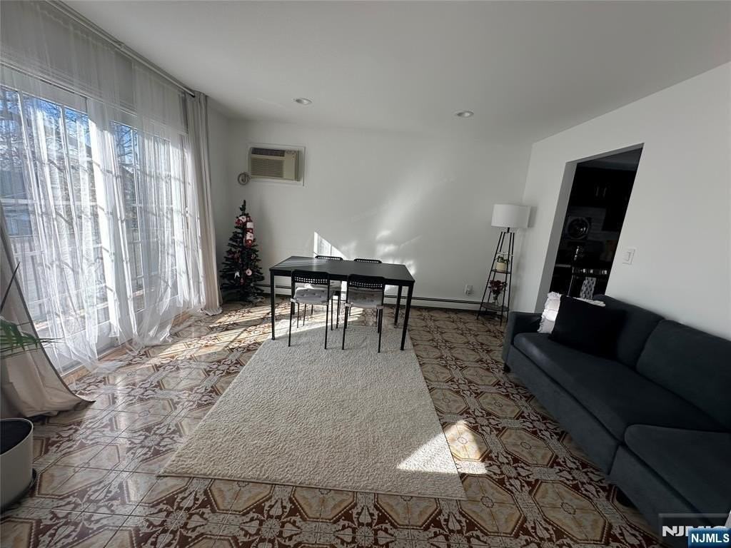 531 Day Ave - Photo 5 of 20