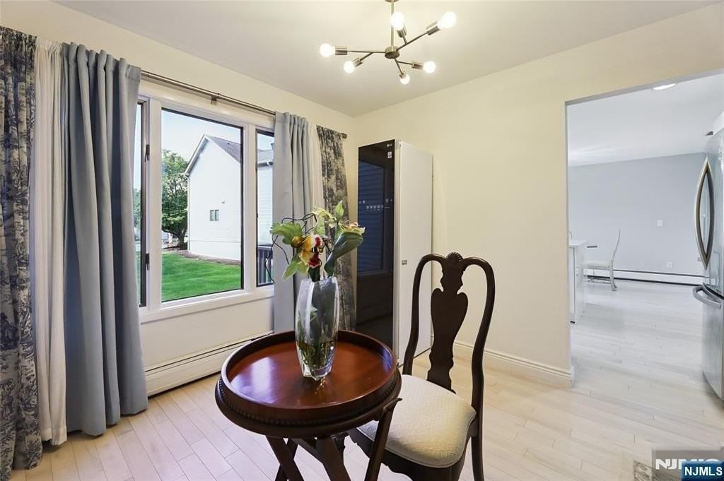 215 Beech Ct - Photo 3 of 18