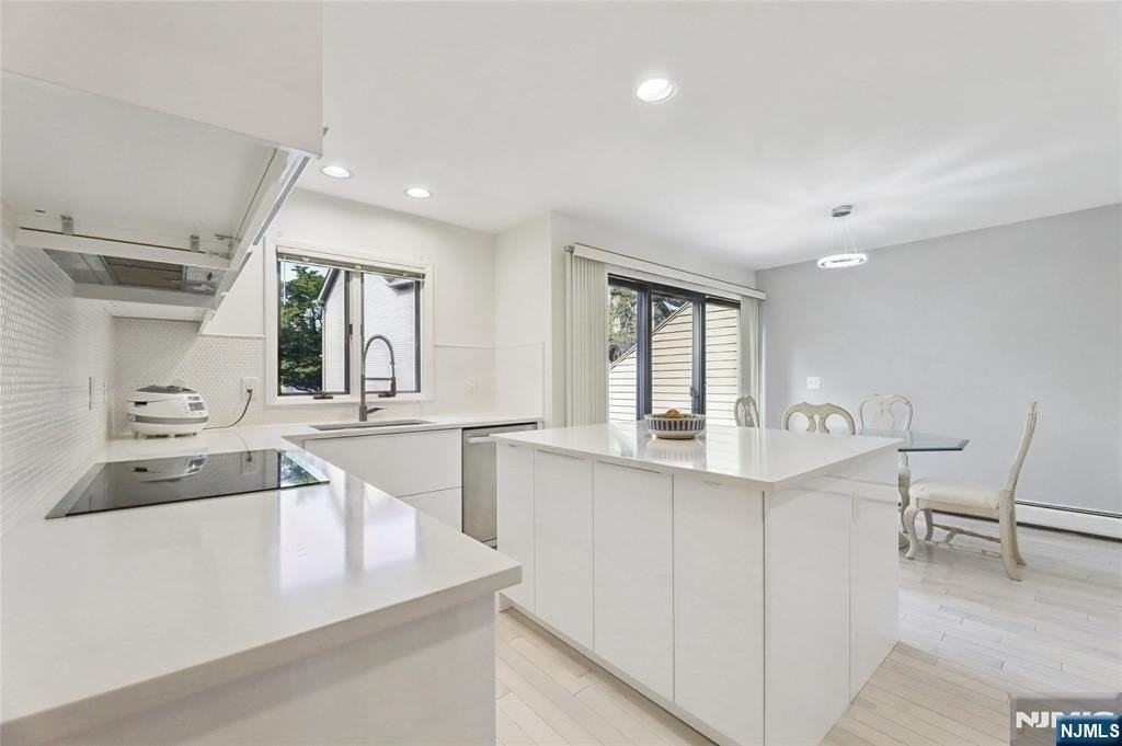 215 Beech Ct - Photo 5 of 18