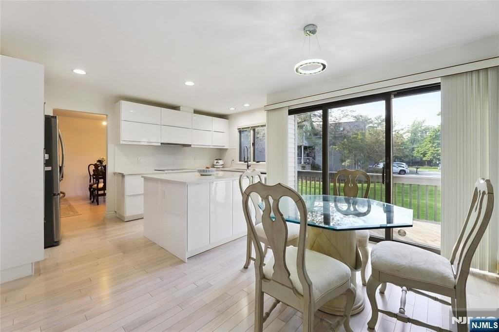 215 Beech Ct - Photo 6 of 18