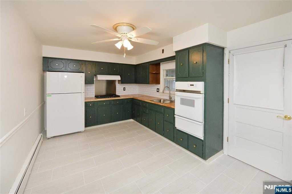 52 Elizabeth St - Photo 5 of 15