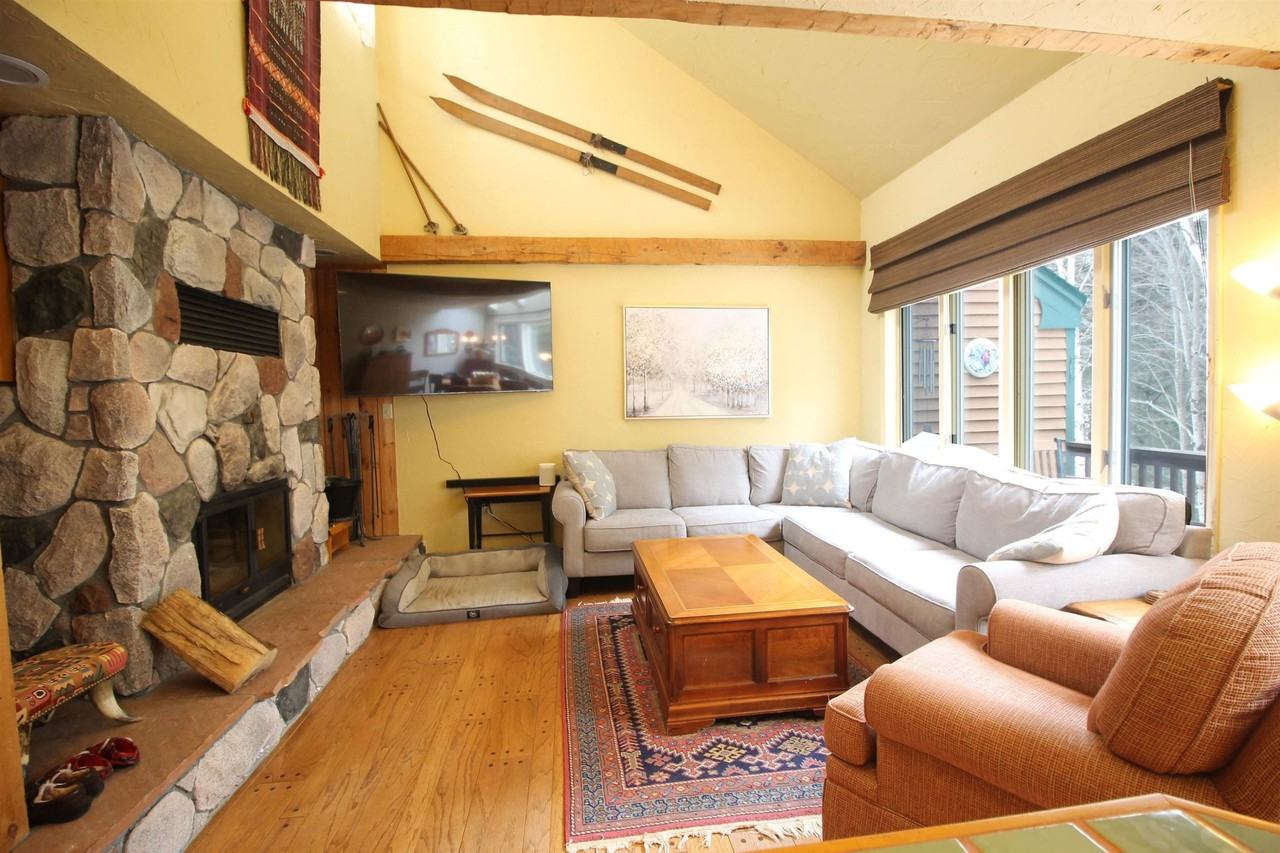 28 Tyler Spring Way #20 - Photo 2 of 25