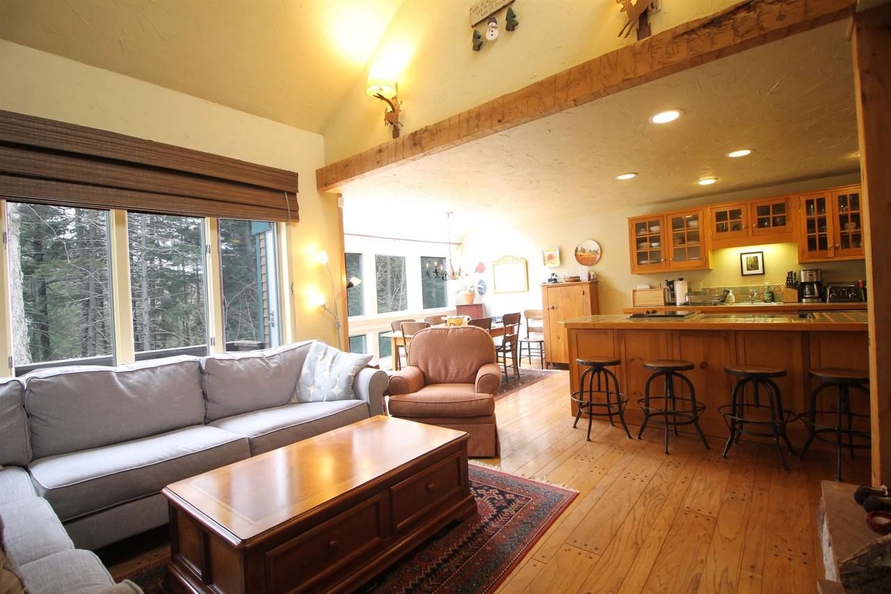 28 Tyler Spring Way #20 - Photo 4 of 25