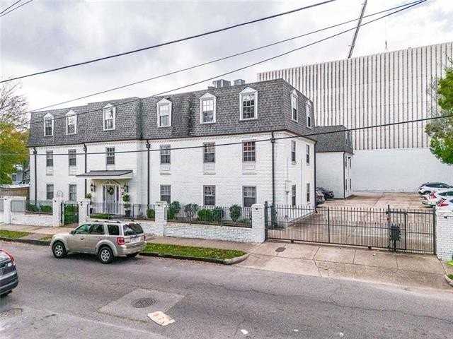 1532 Saint Andrew St #203 - Photo 2 of 19