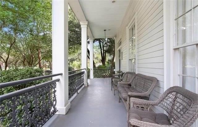 1446 Camp St #203 - Photo 3 of 17