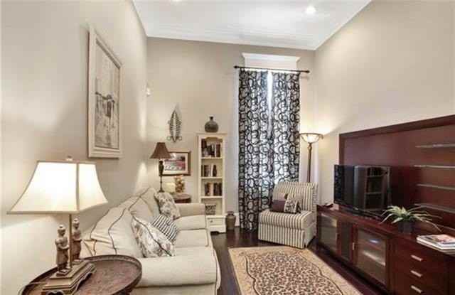 1446 Camp St #203 - Photo 6 of 17