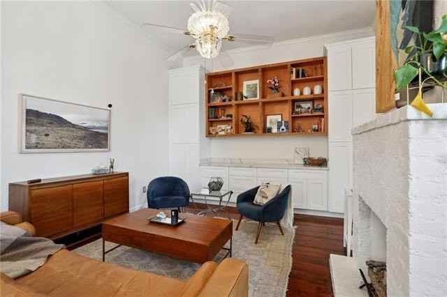 4437 Carondelet St #4 - Photo 3 of 21