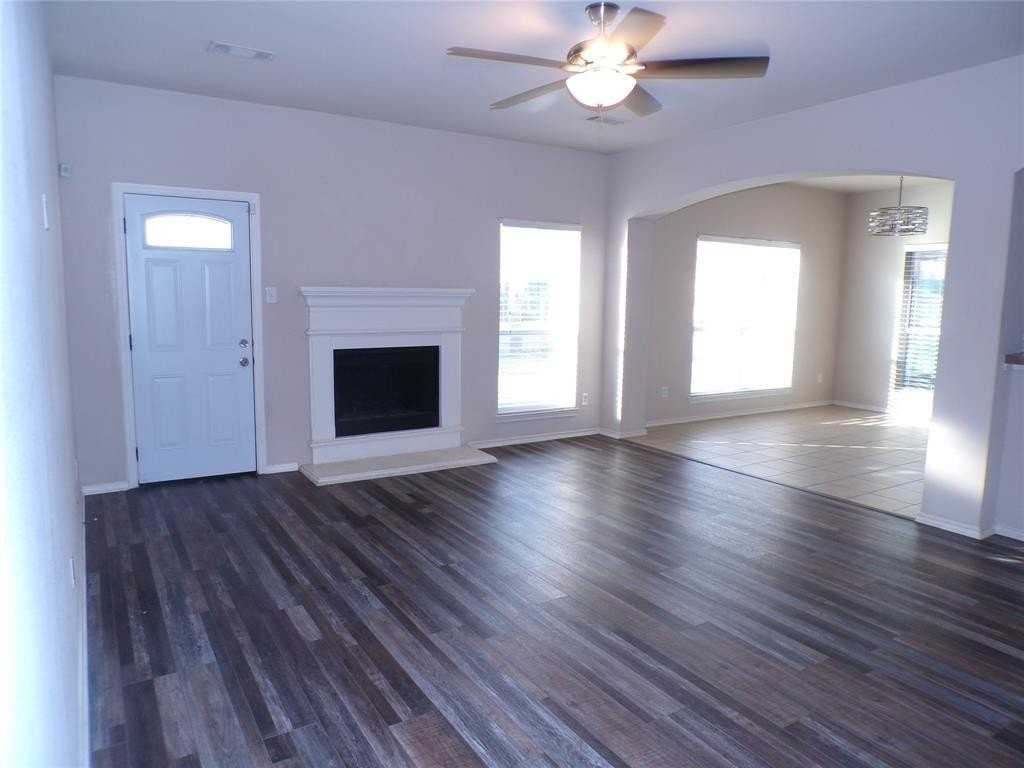 822 Christine Dr - Photo 3 of 22