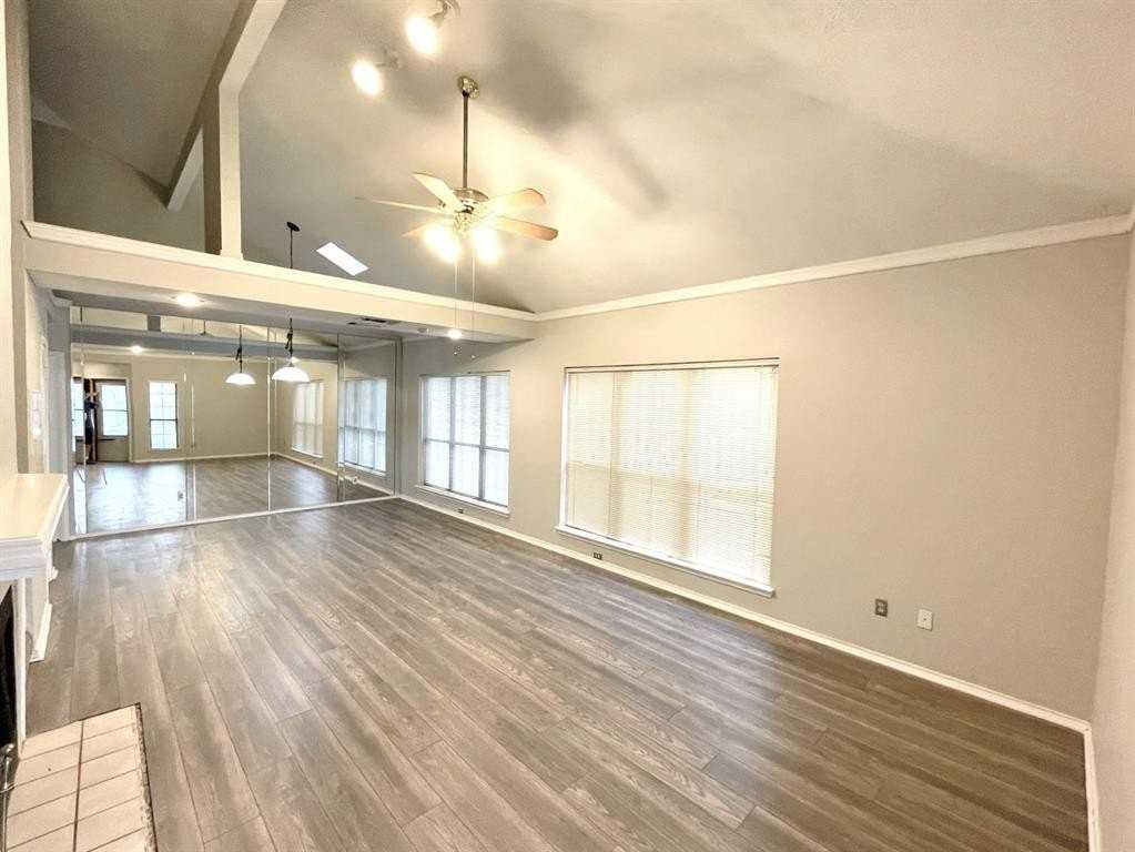 2919 Sunset Point Ln - Photo 4 of 23