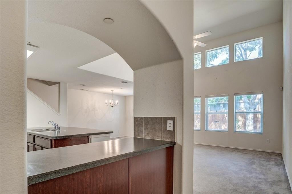 9948 Fleetwood Dr - Photo 7 of 36