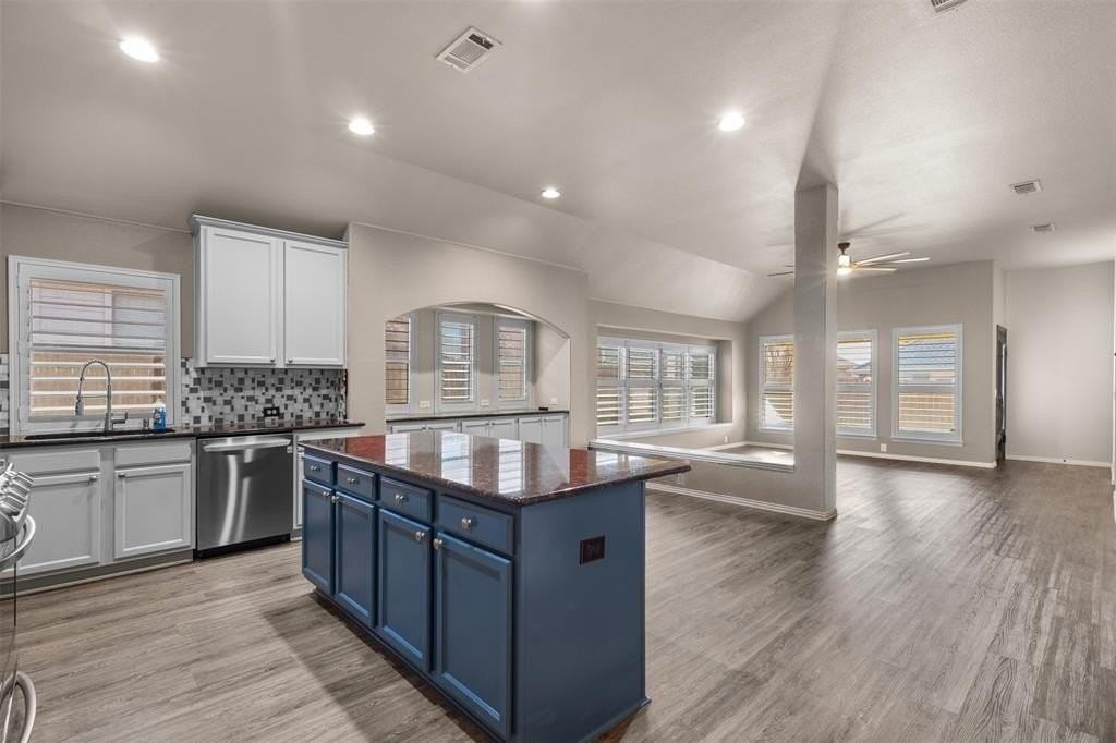 1214 Inglewood Dr - Photo 6 of 21