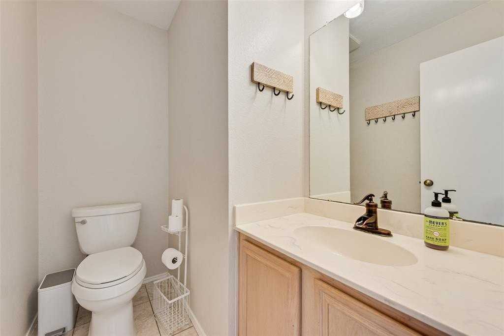 6902 Kara Pl - Photo 5 of 25