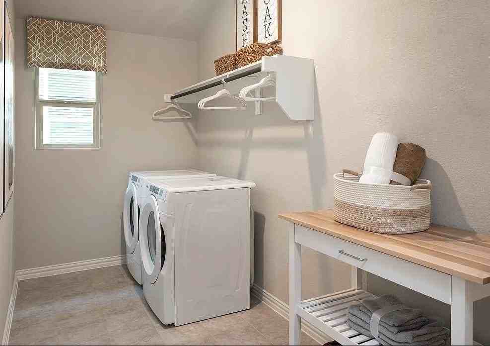 716 Edgehurst Drive - Photo 7 of 19