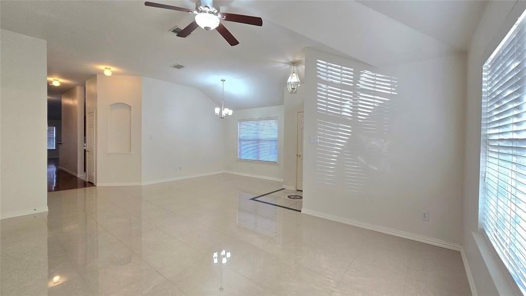 1056 Wood Brook Dr - Photo 3 of 30