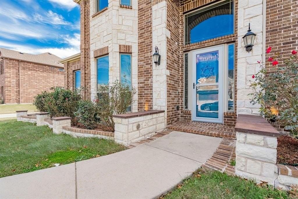 12215 Belmeade Dr - Photo 2 of 39