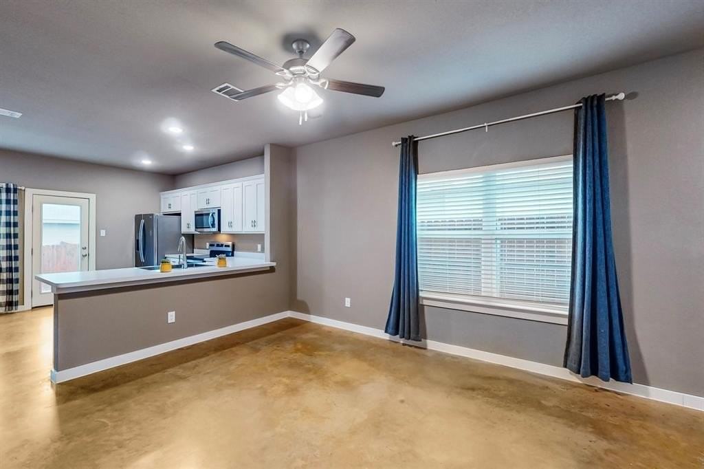 209 S Baugh St - Photo 7 of 31