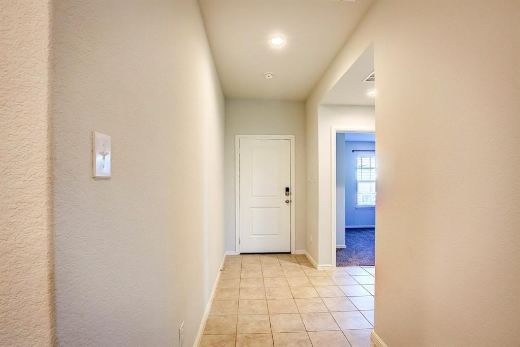 16513 Milwaukee St - Photo 6 of 40