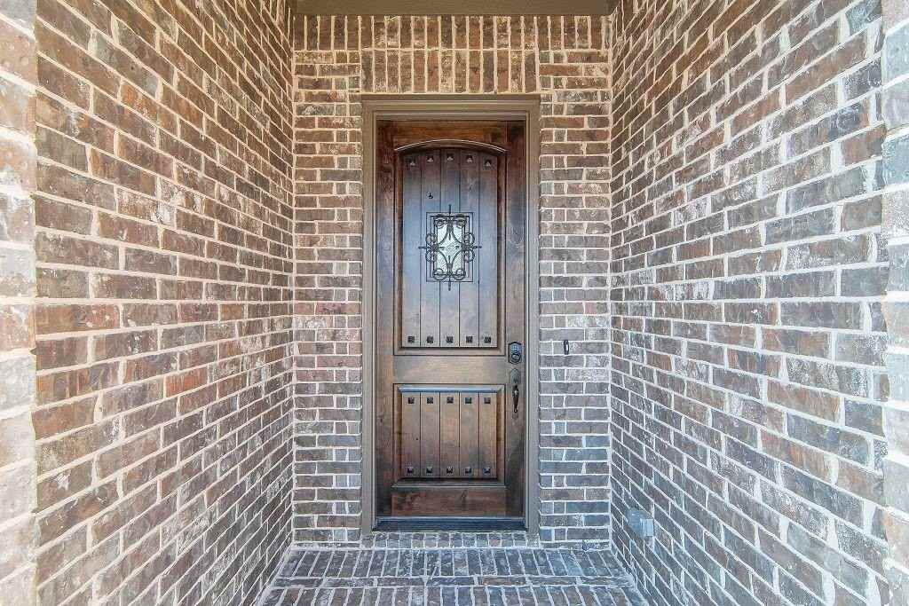 917 Lake Meadow Ln - Photo 2 of 25