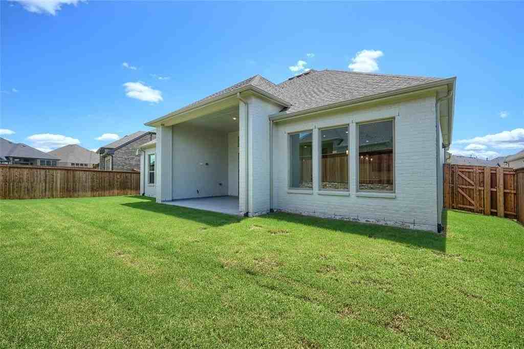 4304 Glen Rose St - Photo 4 of 35