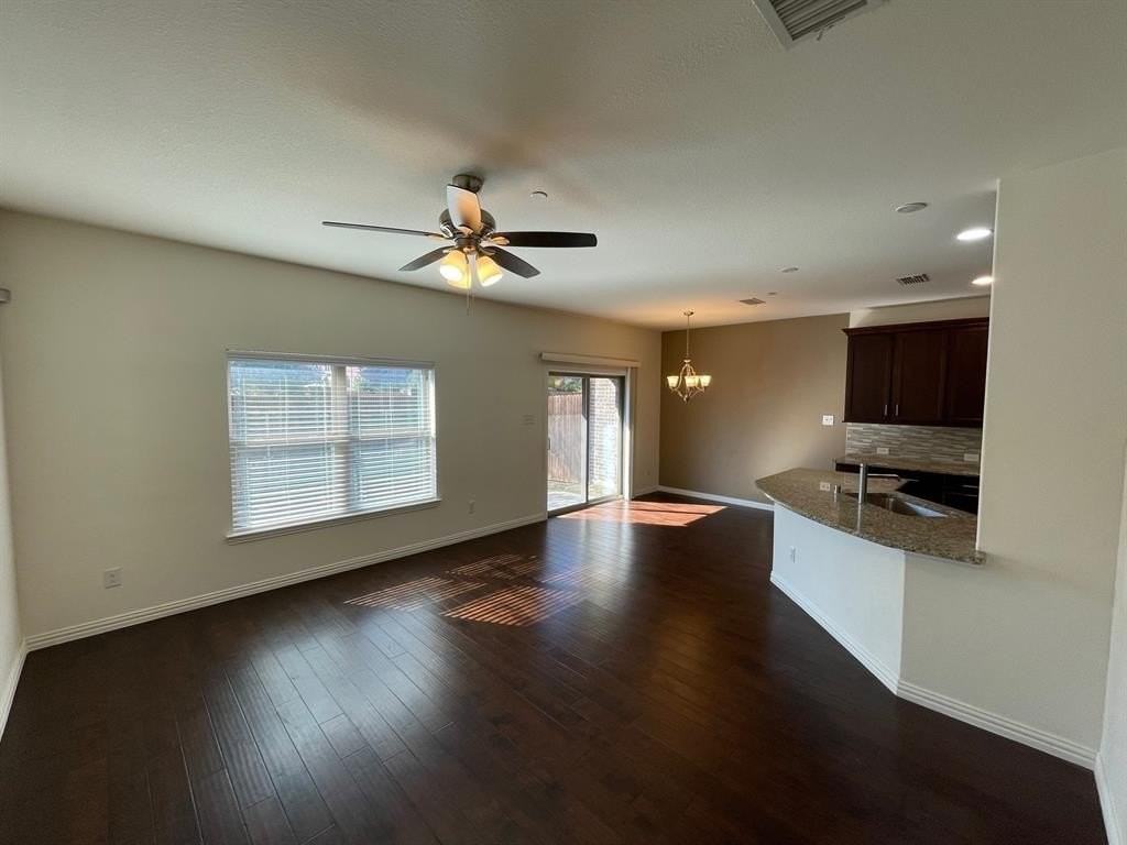 4776 Bridgewater St - Photo 2 of 24