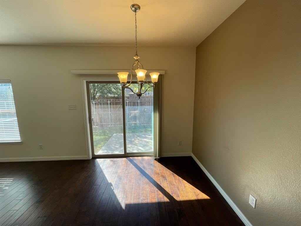 4776 Bridgewater St - Photo 7 of 24