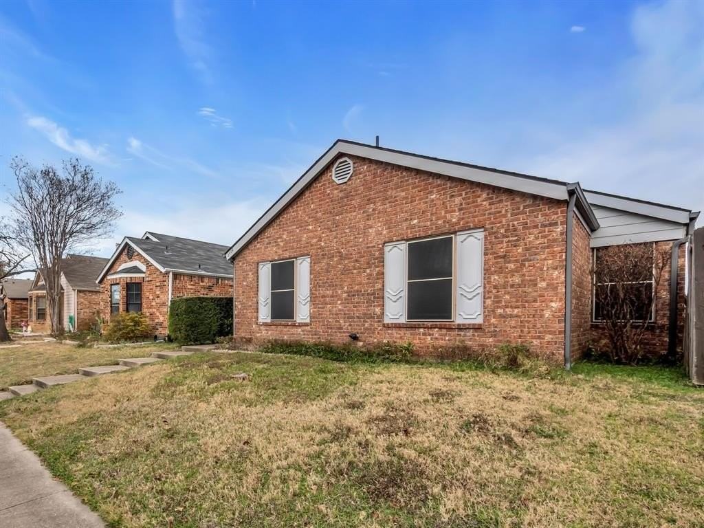 2806 Harvest Lake Dr - Photo 2 of 26