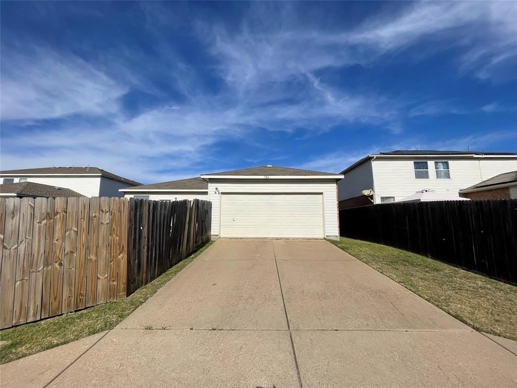 724 Courson Dr - Photo 2 of 18