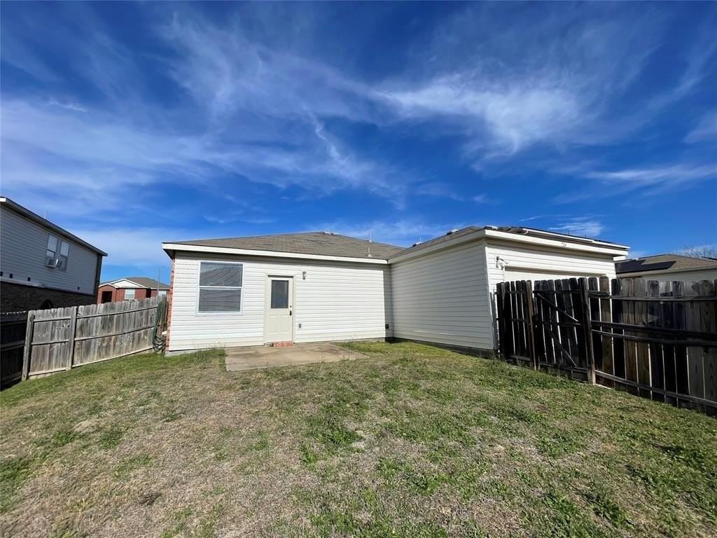 724 Courson Dr - Photo 4 of 18