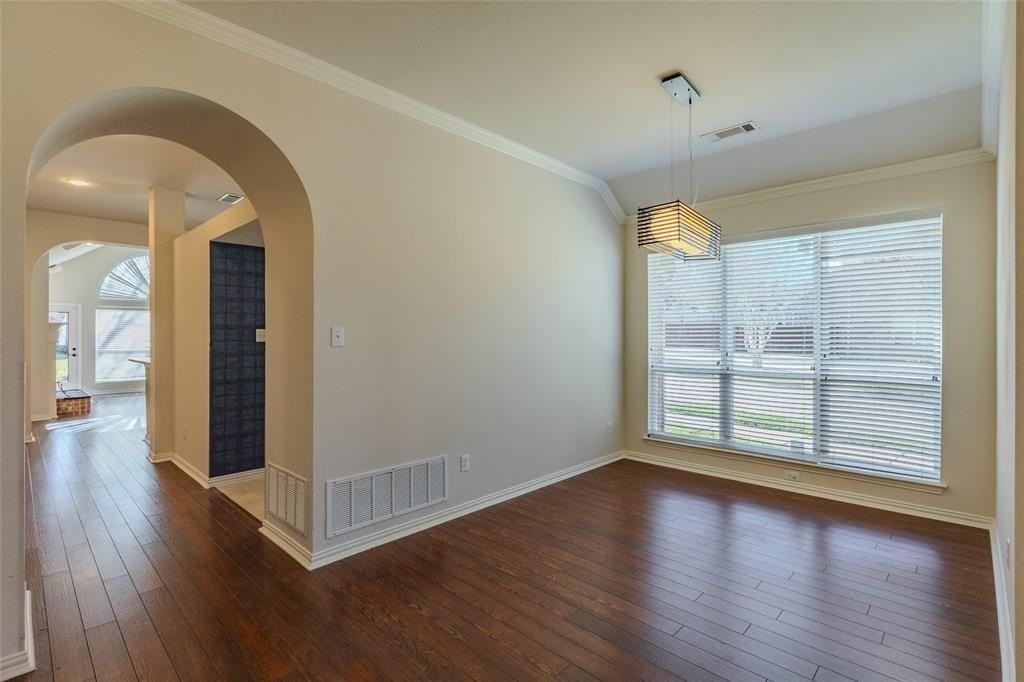 3925 Sharondale Dr - Photo 5 of 31