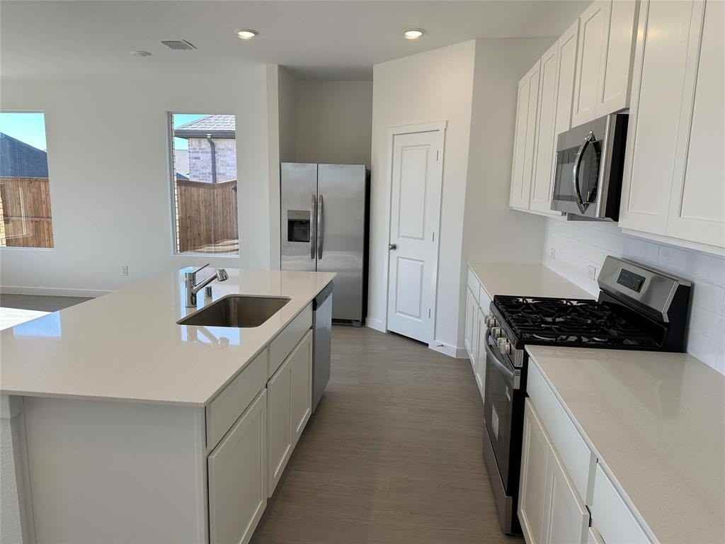 620 Mare Dr - Photo 6 of 20