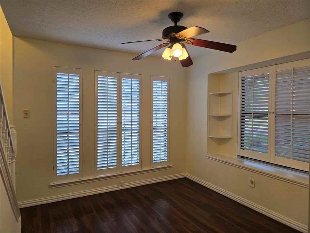 452 Leisure Ln - Photo 5 of 22