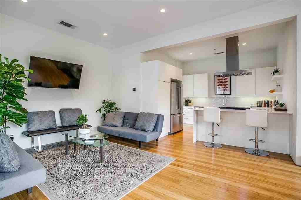 4401 Roseland Ave #A - Photo 4 of 12