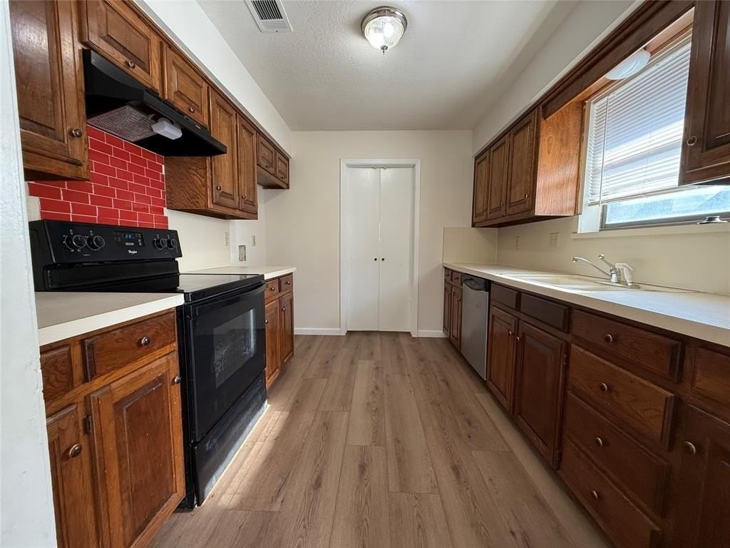 526 Post Oak Ln - Photo 5 of 18