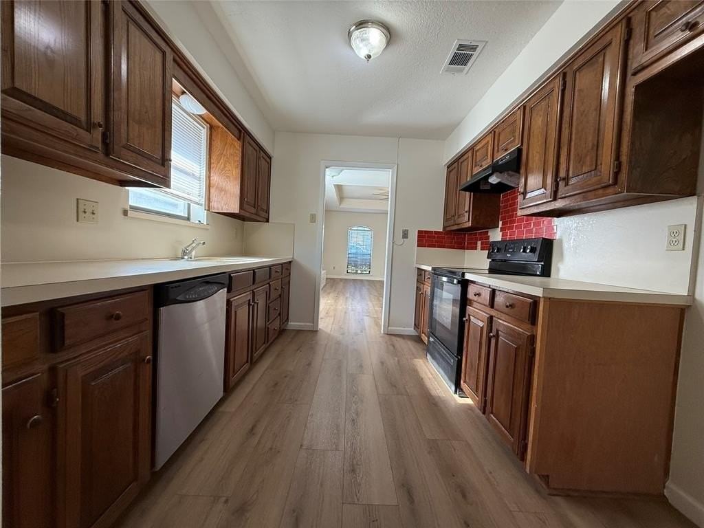 526 Post Oak Ln - Photo 7 of 18