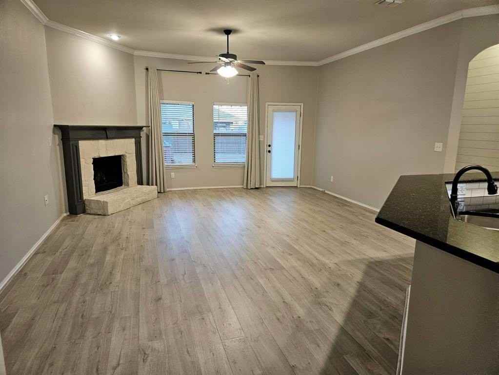 312 Portland Ct - Photo 4 of 29