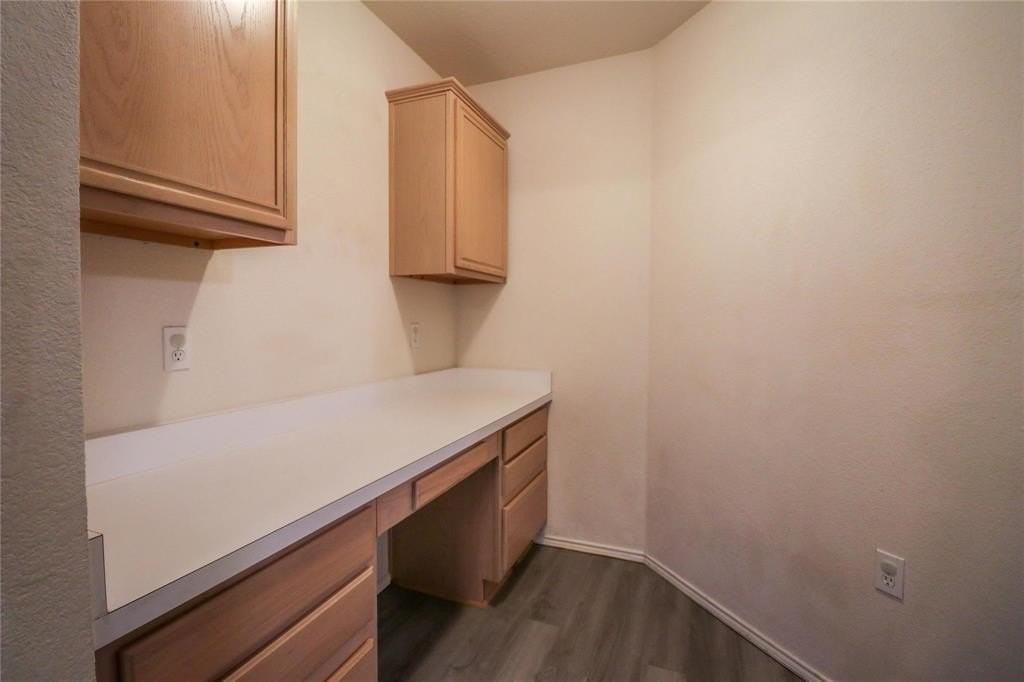 2004 Lennox Ln - Photo 7 of 14