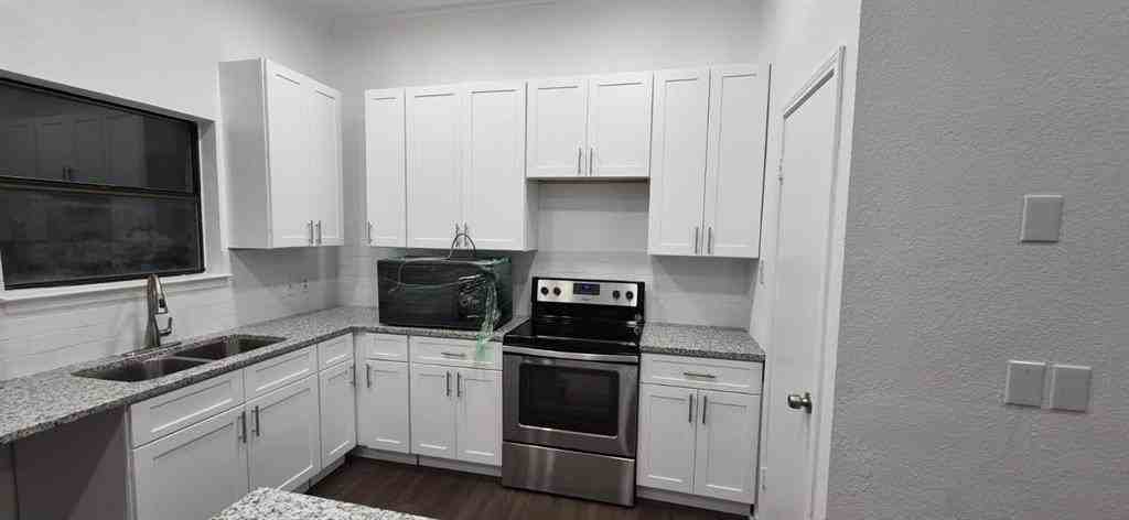 7000 Bentley Ave - Photo 2 of 28