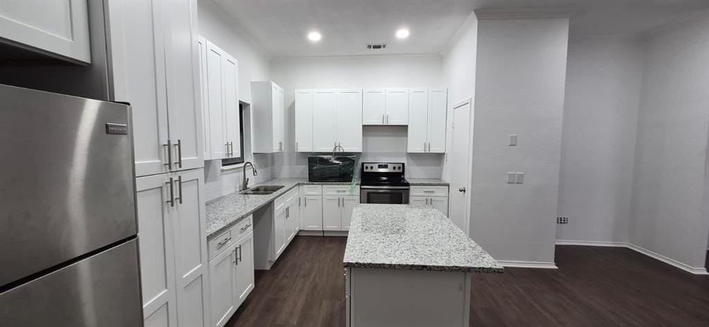 7000 Bentley Ave - Photo 3 of 28